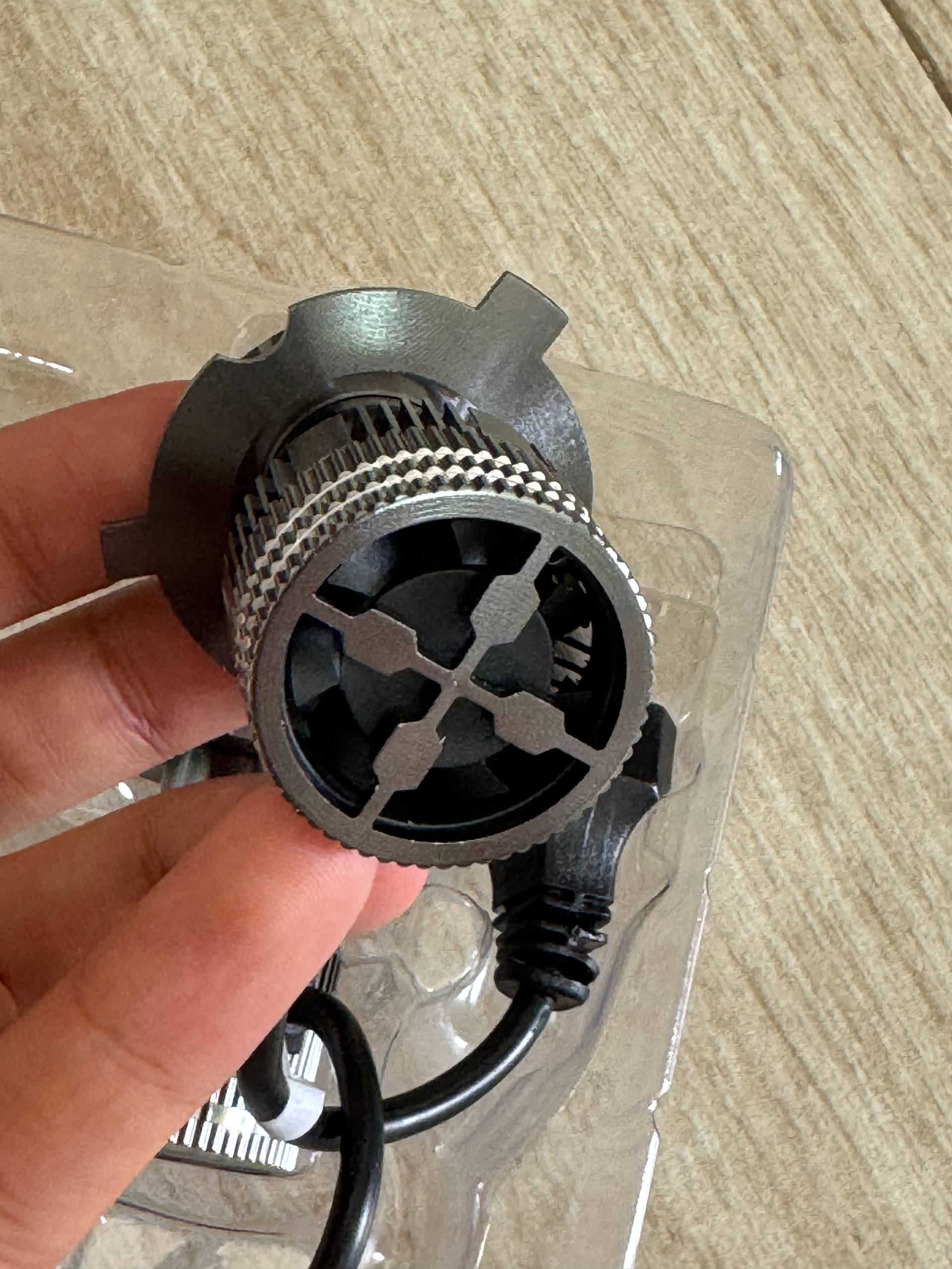 LED LEON PRO L40  (فيه زوج لمبات) (للناس لي تحوس على الجودة والاستمرارية)(Original)